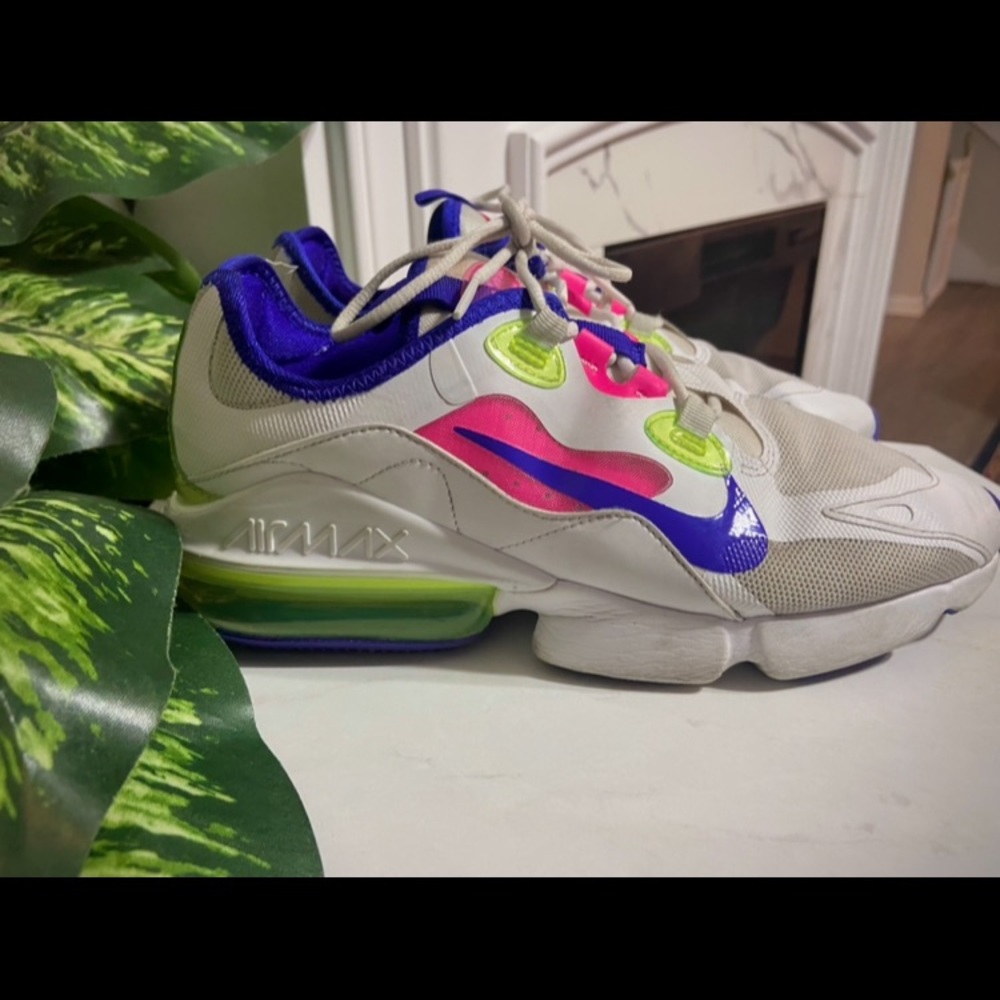 Nike Air Max Infinity 2 White
Indigo Burst  size 10